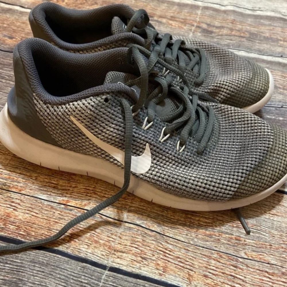 Nike flex rn 2018 grey boy shoes 5y